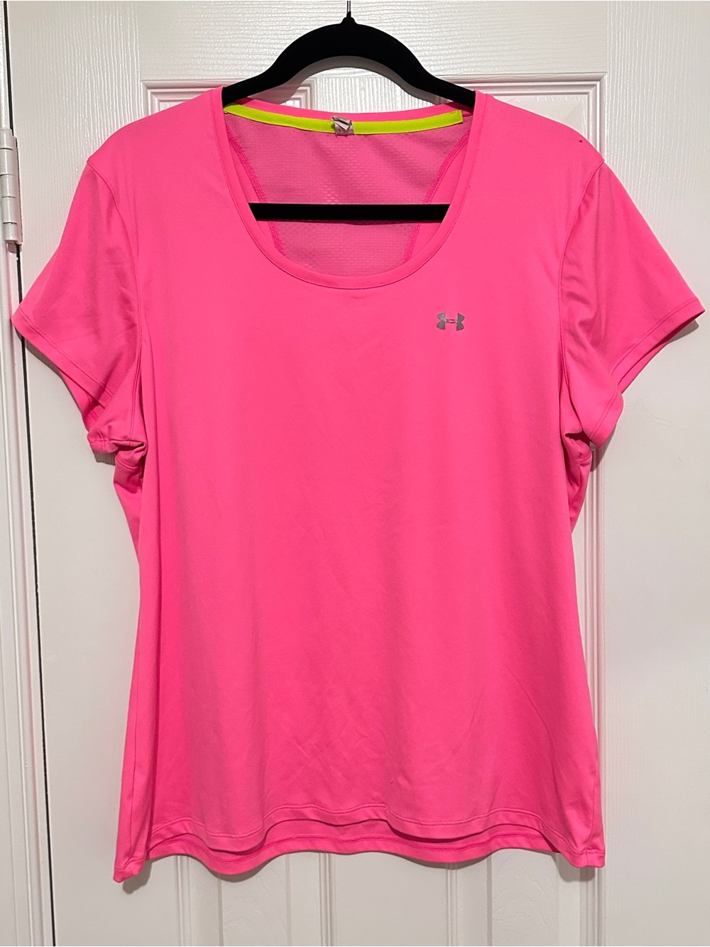 Under Armour Women's Pink Short Sleeve Performance Tee with Vented Back